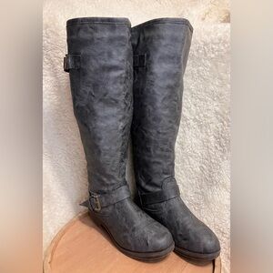 EUC Journee Collection Taupe Zipper Knee-High Women's Boots Size 7